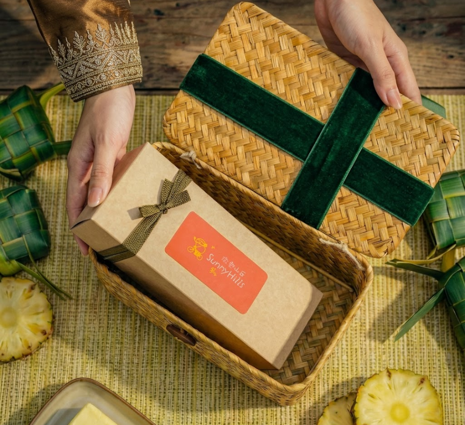 Raya Gifting: When What You Give Says Something About You