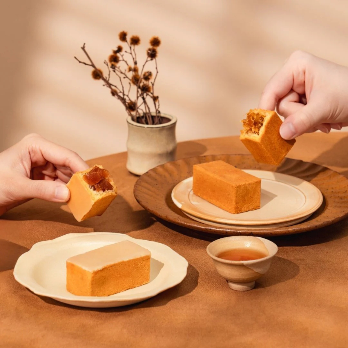 Double Prosperity Mid-Autumn Gift Box (Pineapple Cake 5pcs + Apple Cake 5pcs) [PREORDER]